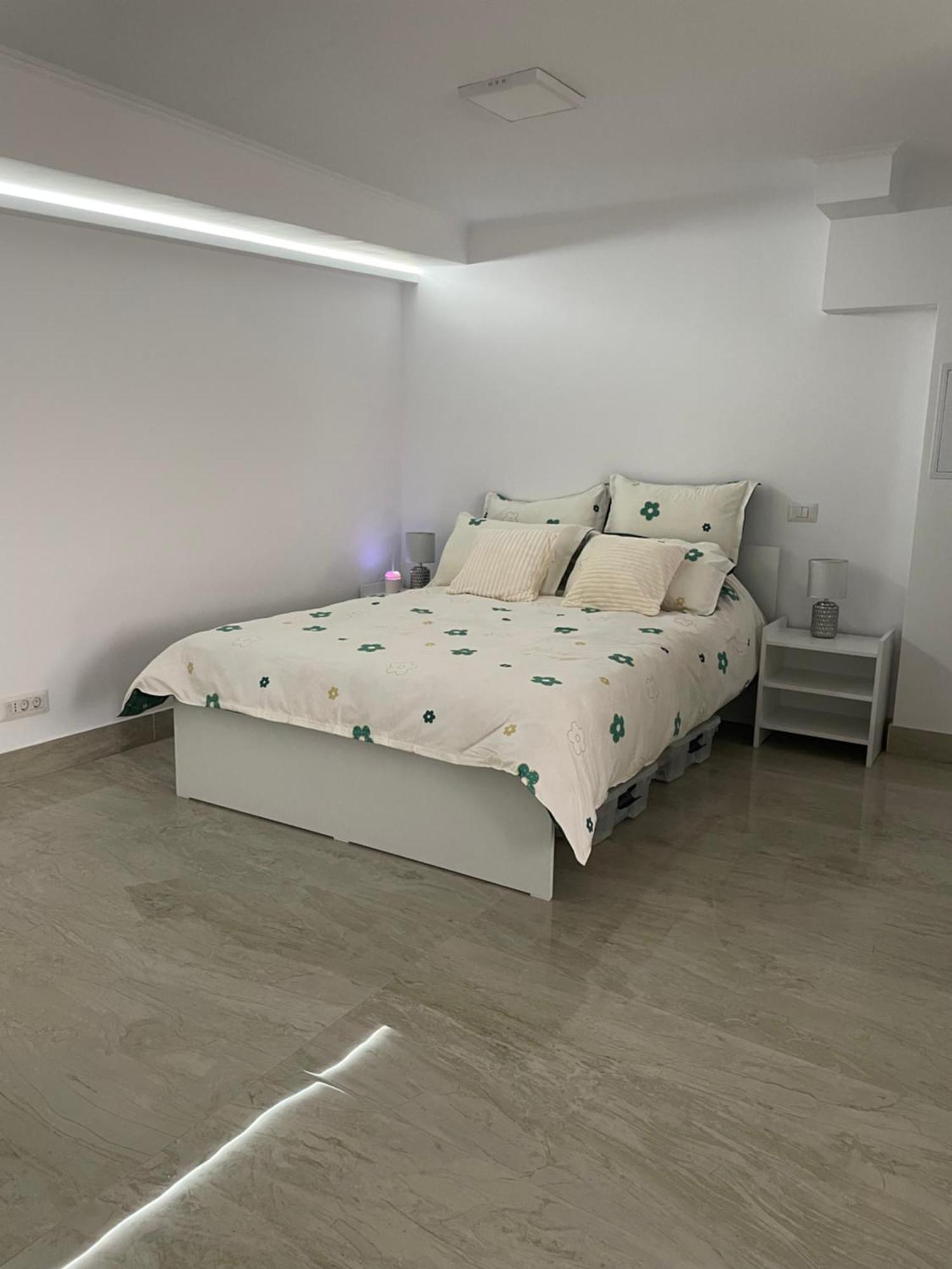 Studio Apartment Suceava Bagian luar foto